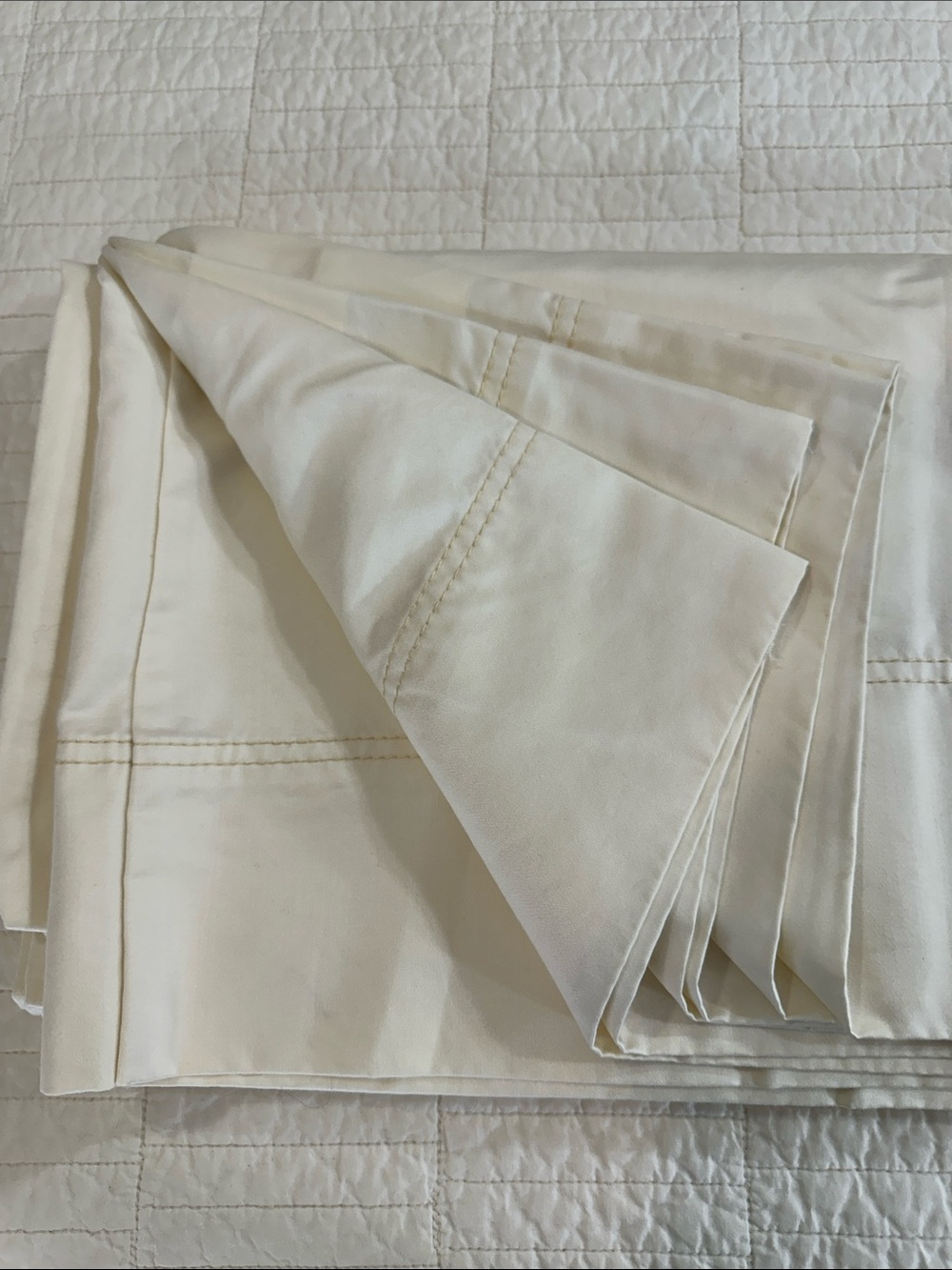 California Design Den set of 4 King Sized Pillow Cases NEW Cream Sateen